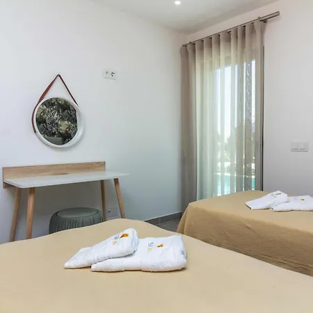 Orada 25 House - Luxurious & Games & Privat Pool & Gym *
