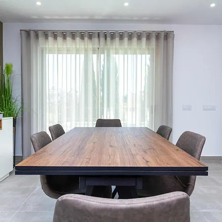 Orada 25 House - Luxurious & Games & Privat Pool & Gym Albufeira